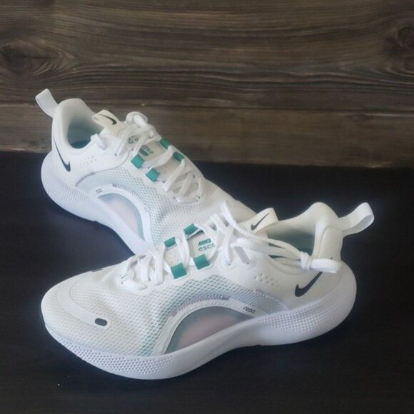 New Nike React Escape Womens White Running Sneakers Size 9‎ Lightweight Casual - Picture 1 of 9